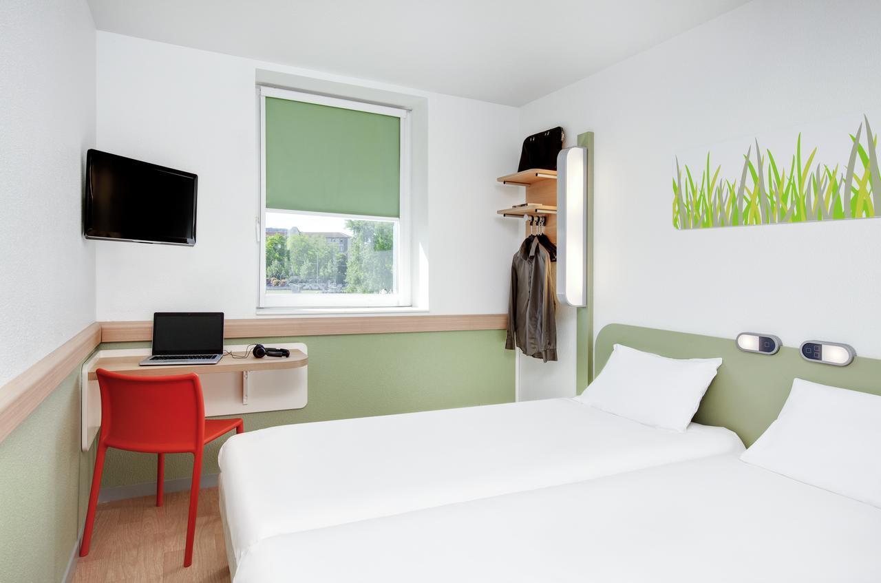 ibis Budget Clermont Ferrand Centre Montferrand Exterior foto